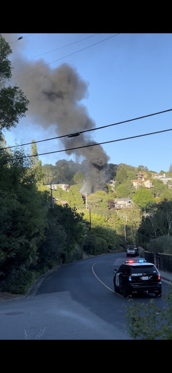 pierceb's tweet image. Big fire in our neighborhood!