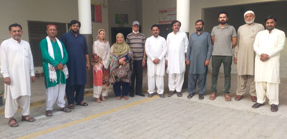 MadniWDO's tweet photo. 30 مئی 2022ء دارالاحساس تحصیل کوٹ ادو ضلع مظفرگڑھ پنجاب پاکستان
ڈپٹی ڈائریکٹر سوشل ویلفیئر ضلع مظفرگڑھ محترم جناب ملک محمد اکرم صاھب نے اسٹنٹ ڈائریکٹر پاکستان بیت المال ضلع مظفرگڑھ کی دعوت پر دارالاحساس تحصیل کوٹ ادو کی منعقدہ منجمینٹ کمیٹی میں بطور مہمان اعزاز شرکت کی https://t.co/SGZqIhsfqC