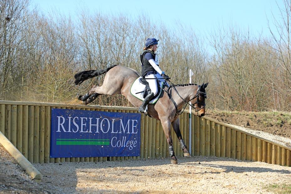 KSBEquestrian1's tweet photo. Best of luck to Emily riding in the British Pony Championships @BelsayHT today. @KSBSportDept @KingsBruton https://t.co/QRBnSMF6RU