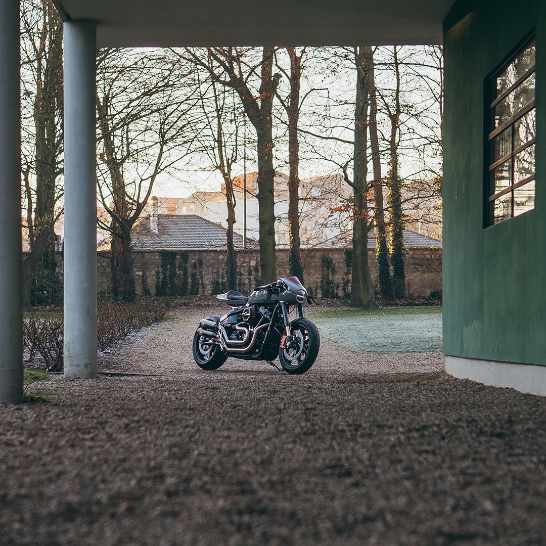 The BT03 Cafe Racer has a neo-retro look. Its minimalist lines and sporty look give it an attractive and unique aura.
It has clean lines, with a posture and proportions that give it an undeniably racy feel.

#caferacer #caferacerlife #caferacersofinstagram #caferacers #twowheels