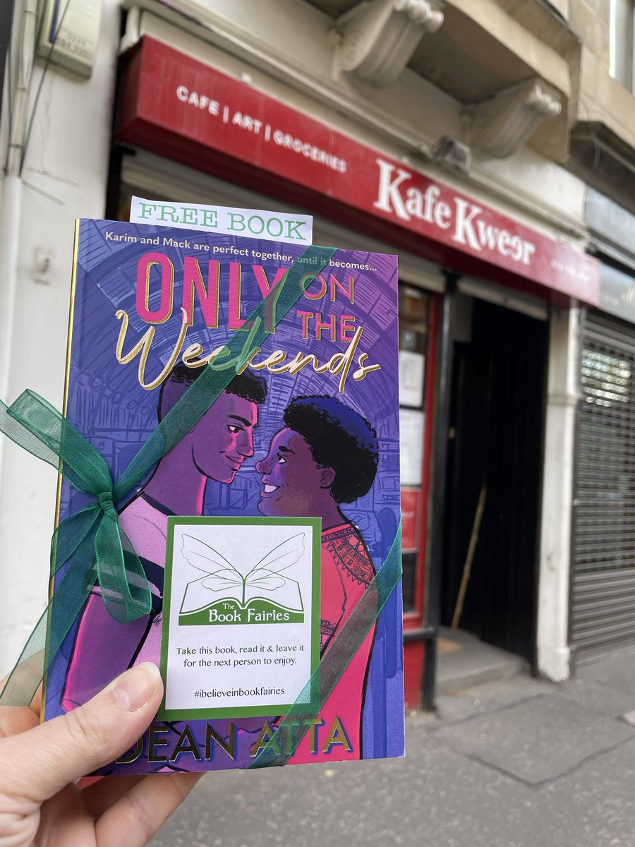 Jennife09761350's tweet photo. “I scan the menu as quick as I can
“A carrot cake and a latte”
Mack. Karim. Finlay. Mack never thought he'd find love, let alone with two people
@DeanAtta’s book #OnlyOnTheWeekends is in #KafeKweer in #Edinburgh
@BookfairiesEdin @BookfairiesScot @the_bookfairies @teambkmrk https://t.co/3KQZ6nmcFy
