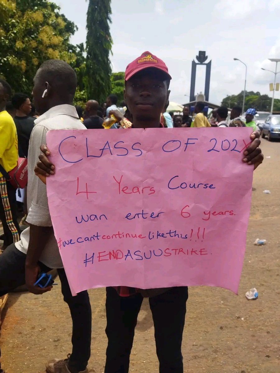_profseyi's tweet image. Because your children aren't part of the students in Nigeria shouldn't make you become a BAD Father.
This our right!
@nassnigeria @NigEducation @NigeriaGov @NANSNIG
@akinalabi @MBuhari @ProfOsinbajo @mrmacaroni @KemiOlunloyo @femigbaja @DrAhmadLawan

#GETPVC
#EndASUUstrikeNow