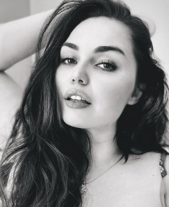 &ldquo;I'm not of this world, I try to fit in &amp; feel absurd. It's a fly girl curse, I don't think there's a<a href="/tag/aries"class="tags"><span>#aries</span></a><a href="/tag/selfportrait"class="tags"><span>#selfportrait</span></a><a href="/tag/starseed"class="tags"><span>#starseed</span></a><a href="/tag/notofthisworl"class="tags"><span>#notofthisworl</span></a>