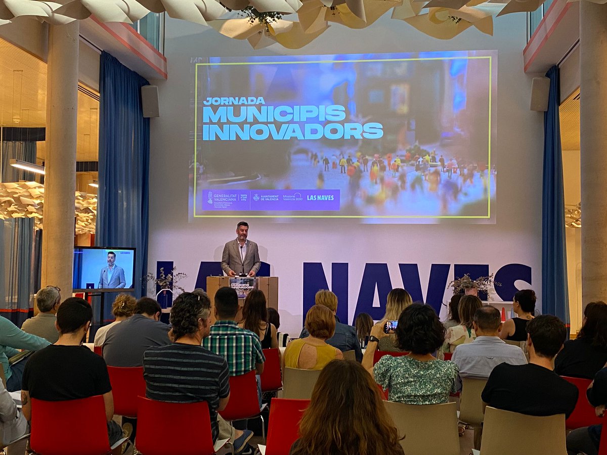 vlcinnovation's tweet photo. "El nostre objectiu és desenvolupar missions per a aconseguir que les ciutats siguen més #saludables, #sostenibles, #compartides i emprenedores. Missions com la #MissióClimàtica #València2030", @carlosgaliana, regidor d'Innovació de l'@AjuntamentVLC.
#MunicipisInnovadors https://t.co/6Goev88N5I