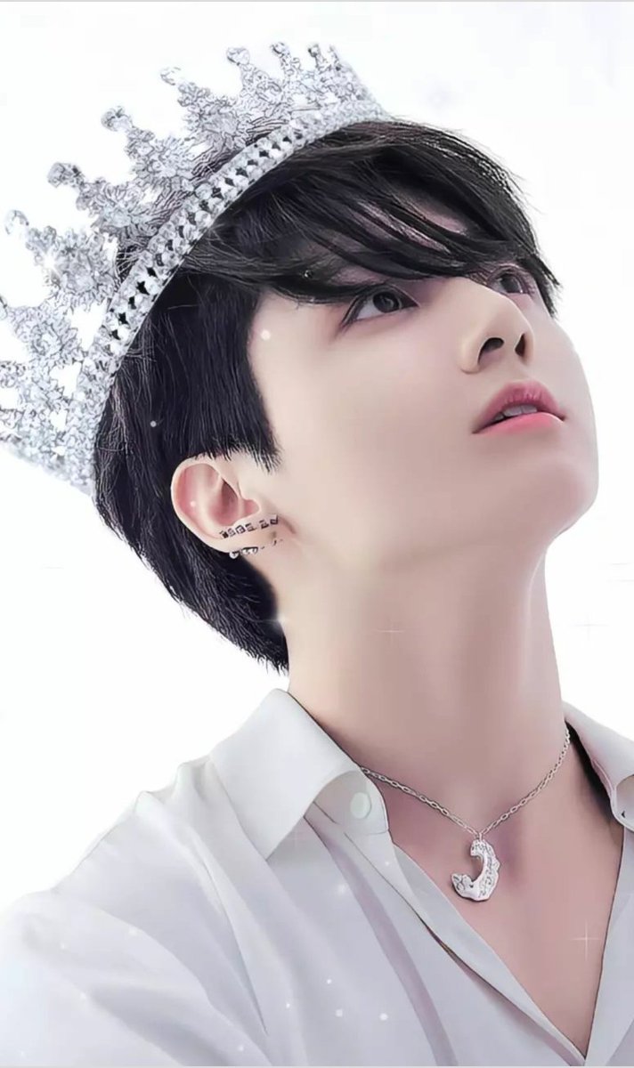 SayVa_ot7's tweet photo. Prince Jungkook 😩🤩😍
@BTSW_official @bts_bighit @BTS_twt https://t.co/jrG2thuscL