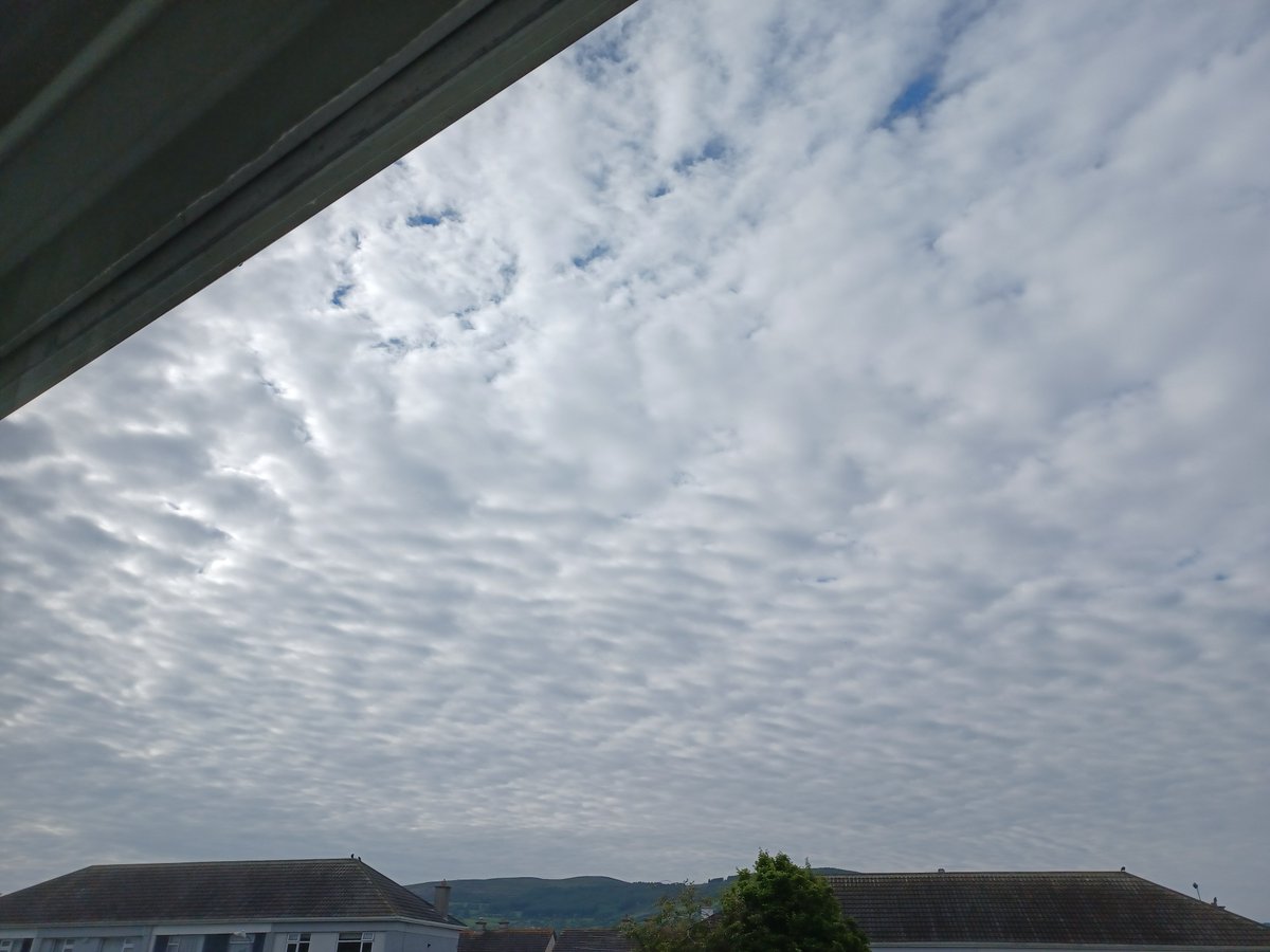 VicStathopoulos's tweet photo. Are these #Weather modifications? What is creating waves in sky ?
#science #education https://t.co/NxWAXk4ZZR
