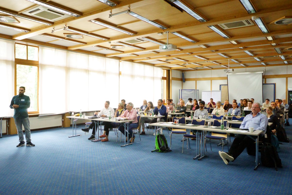 mlz_garching's tweet photo. Exciting lectures, inspiring research and lively discussions among the scientists: The #MLZConference on Neutrons for Mobility is in full swing! 😀🚘🚢🚲
@HereonHelmholtz @fz_juelich
#neutrons #mobility #science #research https://t.co/LgTWyxme13