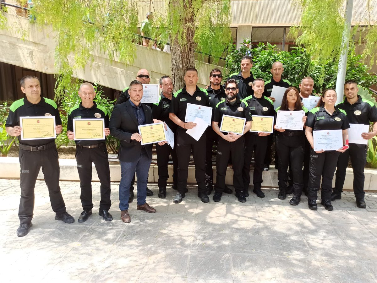 Orgullosos de nuestros empleados de Vectalia Seguridad que ayer recibieron diplomas de reconocimiento en el día de la #SeguridadPrivada de Alicante.

¡Enhorabuena por vuestro trabajo! 👏👏
