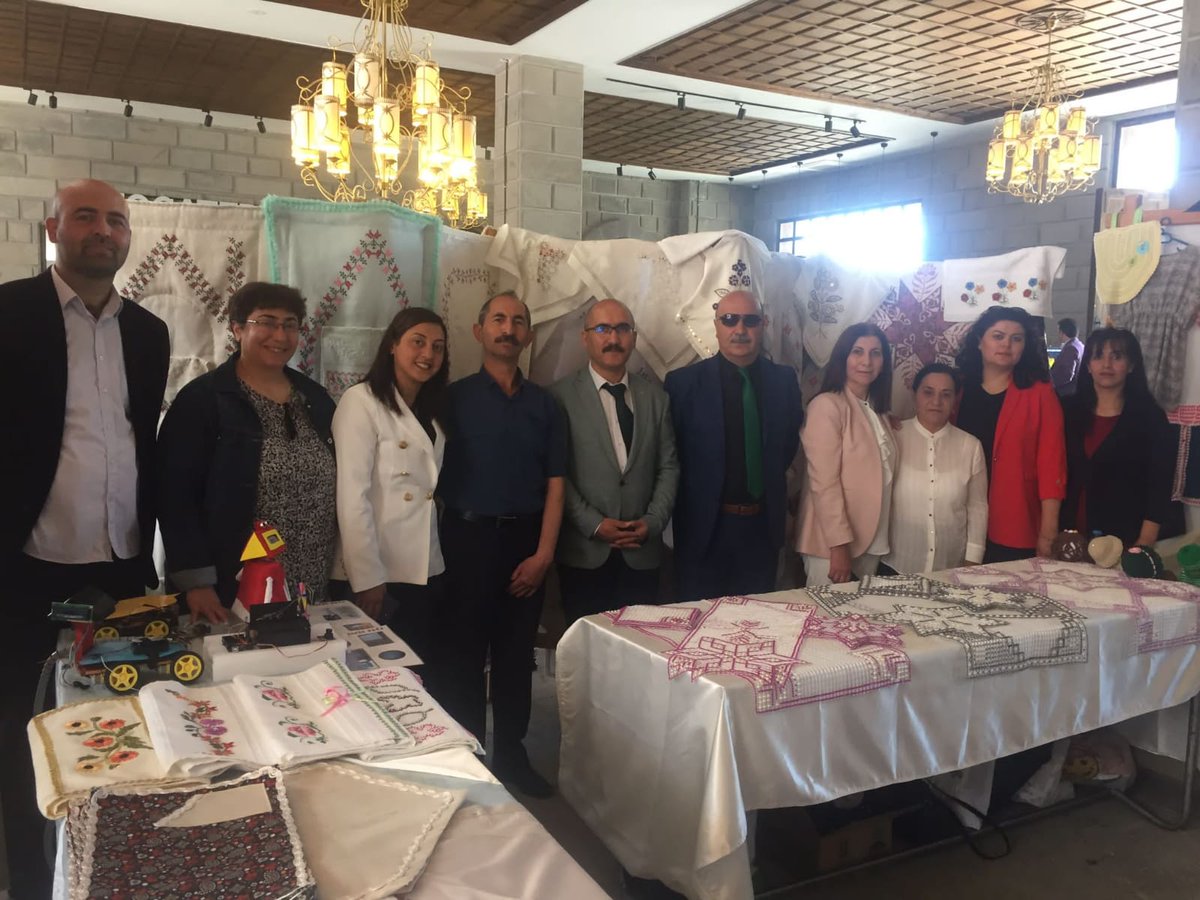 AdemBalc12's tweet photo. 1-7 Haziran " Hayat Boyu Öğrenme Haftası" kapsaminda Kars Halk Egitimi Merkezi,ilçeler ve @susuzhem olarak  calışmalarimizla Kars Bedesten'de sergi duzenlendi.
 @tcmeb @sdulger43 @mebhbogm @KarsValiligi  @karsmem  @aagabeyoglu @BlentZengi1 @susuzilcemem   @AdemBalc12 https://t.co/cRULku8LFy