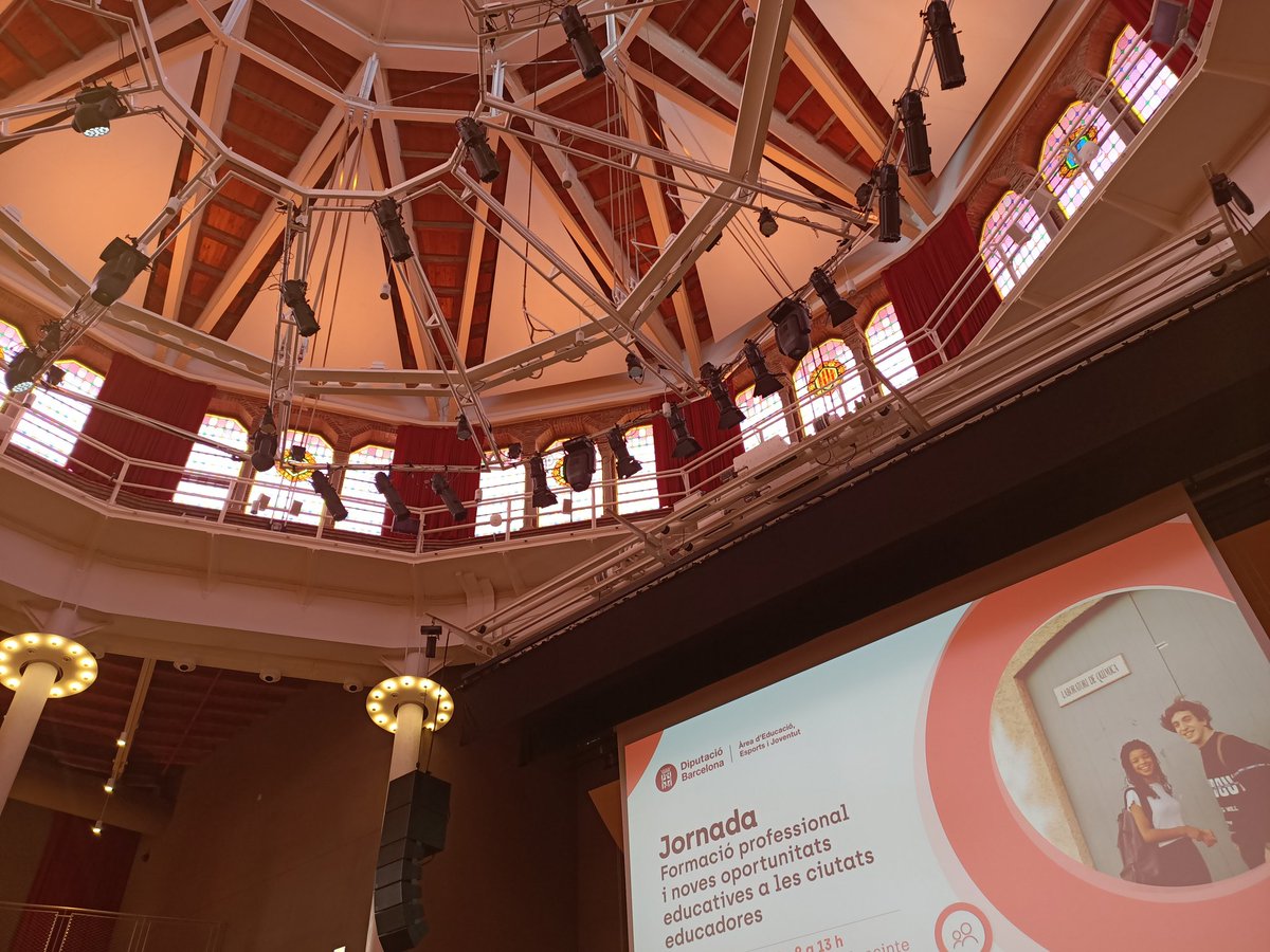mfern369's tweet photo. @educadiba @joventutdiba @EsportsDiba @diba @educaciongob @FomentTreball @PIMEC @CCOOFP @ugtcatalunya Comencem en aquesta Catedral de l'educació.

 Jornada d'FP i noves oportunitats educatives a les ciutats educadores https://t.co/FMYLXMAQKK