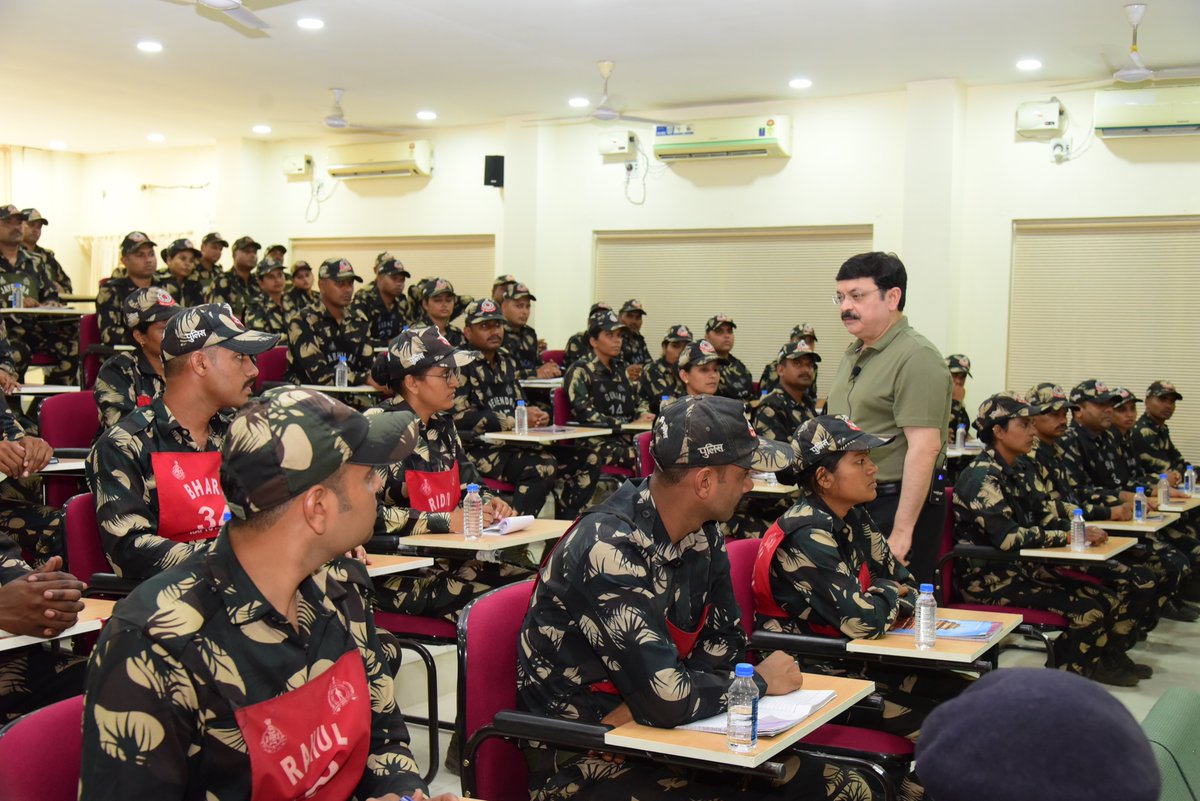 varunkapoor170's tweet photo. Today I had a wonderful cyber crime and security session for the young Sub Inspectors of MP Police of the 91st batch of probationers! This will aid them immensely in the personal and professional lives!
#MyRAPTC
#MyDuty
#cybercrimetraining
#varunkapoorips https://t.co/1k5CAvjYrk
