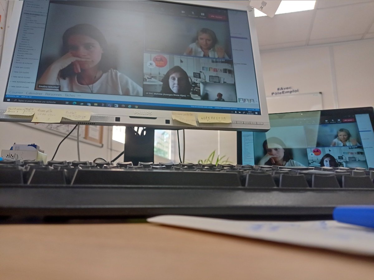 @PoleEmploiCluses
Réunion de travail avec notre interlocutrice du Pôle Excellence Bois EMauduit
👏
autour projet job dating/offre de formation/table ronde employeurs stratégie de recrutement à la rentrée 👍👍
belle collaboration en perspective 😊
#OnEstLaPourVous 
<a href="/PoleBois7374/">Pôle Excellence Bois</a>