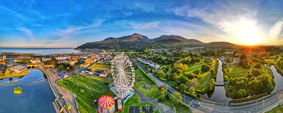 skylensair's tweet photo. The Mourne Eye Newcastle Co.Down @bbcniweather @angie_weather @wearetrekni @Mournelive @visitmourne @MourneDaily @StormHour https://t.co/3p3CXaqx3Z