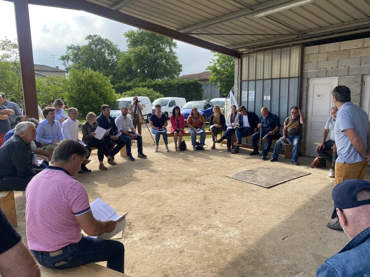 Rencontre avec les #candidats aux #législatives du département à Bourran. Les questions essentielles à l’avenir de l’agriculture Lot-et-Garonnaise sont abordées