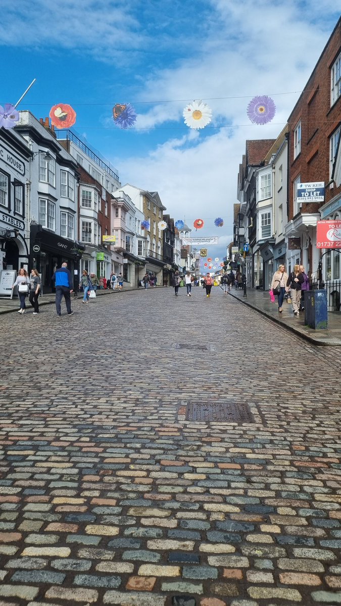 brianmatthews22's tweet photo. @GuildfordBC So why have @GuildfordBC done so little in recognition of this? There is nothing in the High St to celebrate this, a little bit of bunting in some side streets is pathetic @guildforddragon #JubileeWeekend  #PlatinumJubilee https://t.co/GByKyEQyI0