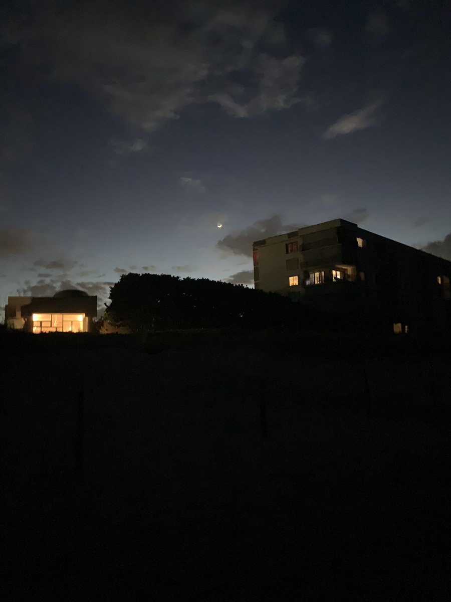 bttrflyotb's tweet photo. outside was very weird today https://t.co/sbU668H6hs