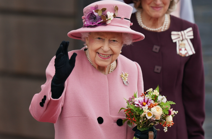 On behalf of everyone at <a href="/SurreyMason/">Surrey Freemasons</a> we would like to congratulate Her Majesty Queen Elizabeth II today on her #PlatinumJubilee marking 70 years on the throne.
🎉🥳🍾

#Freemasonry #Freemason #Freemasons #Surrey #SurreyMason <a href="/UGLE_GrandLodge/">United Grand Lodge of England</a> <a href="/Ianch7369/">Ian Chandler</a>