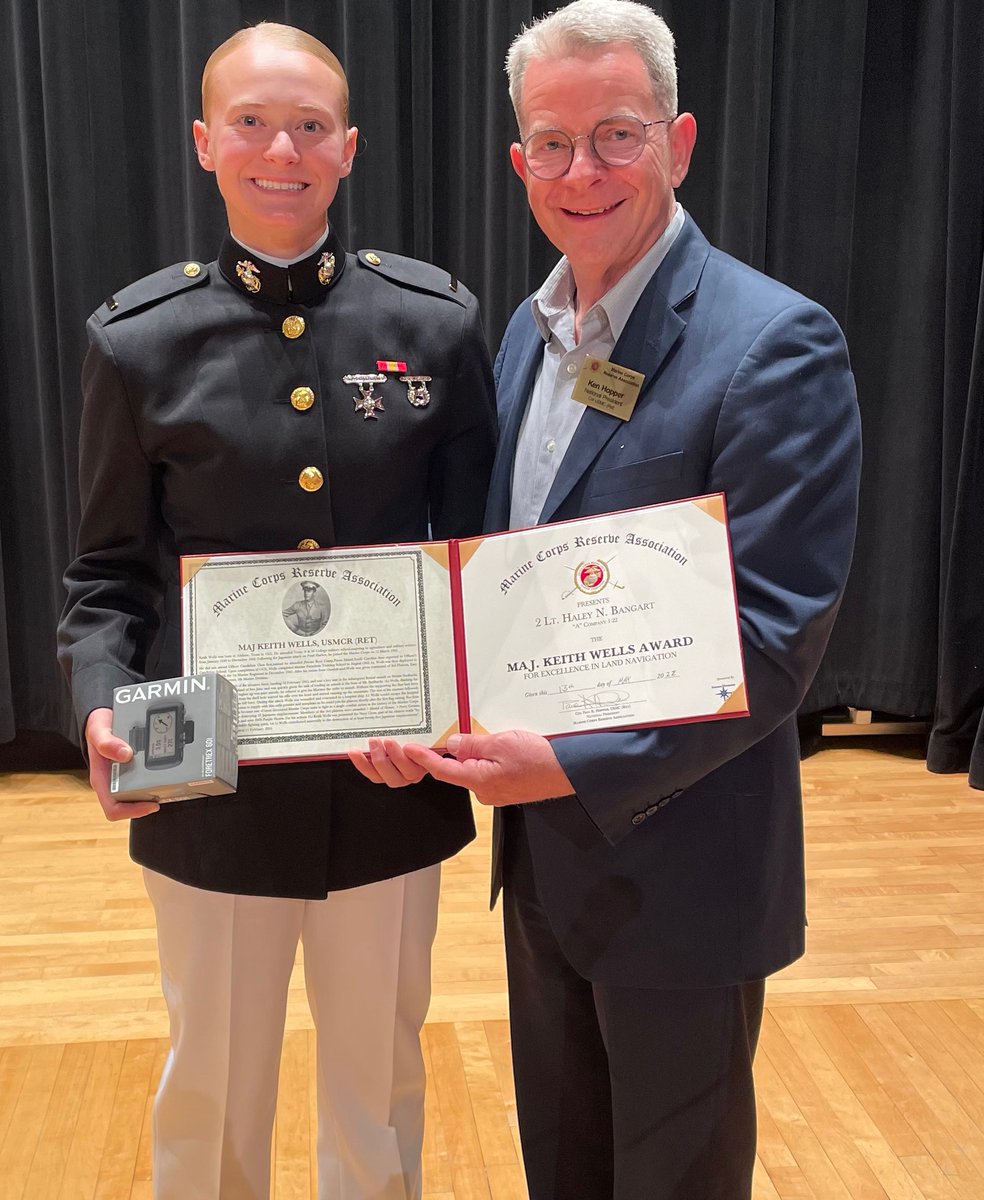 USMCRA's tweet photo. Congratulations to 2Lt. Hayley Bangart at #MCBQuantico. Hayley received the Excellence in Land Navigation Award. She is from #CastleRock CO. She graduated from U of Bridgeport & is daughter of Michael & Janeen Bangart. #tbs #USMC https://t.co/ektMloGGDX