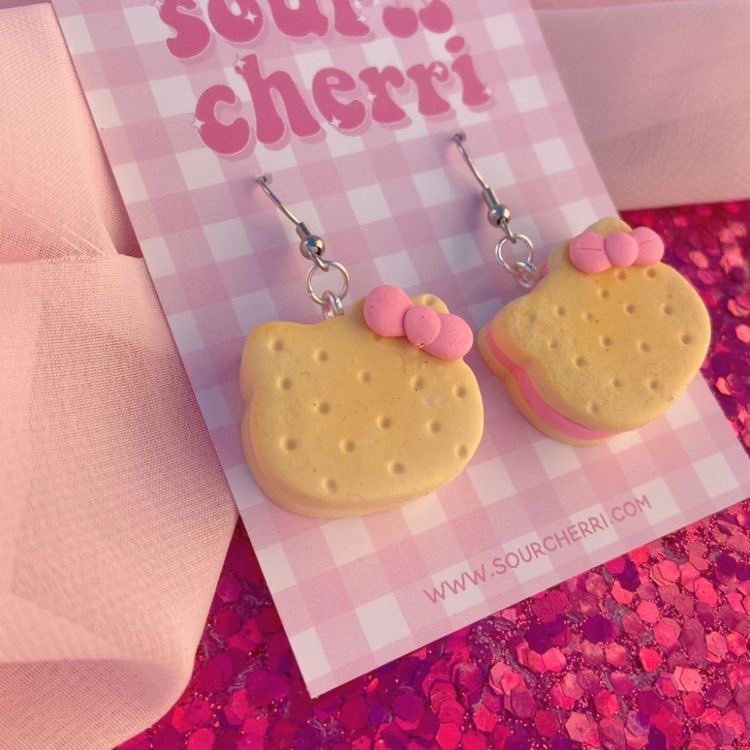 hello kitty cookie earrings :D