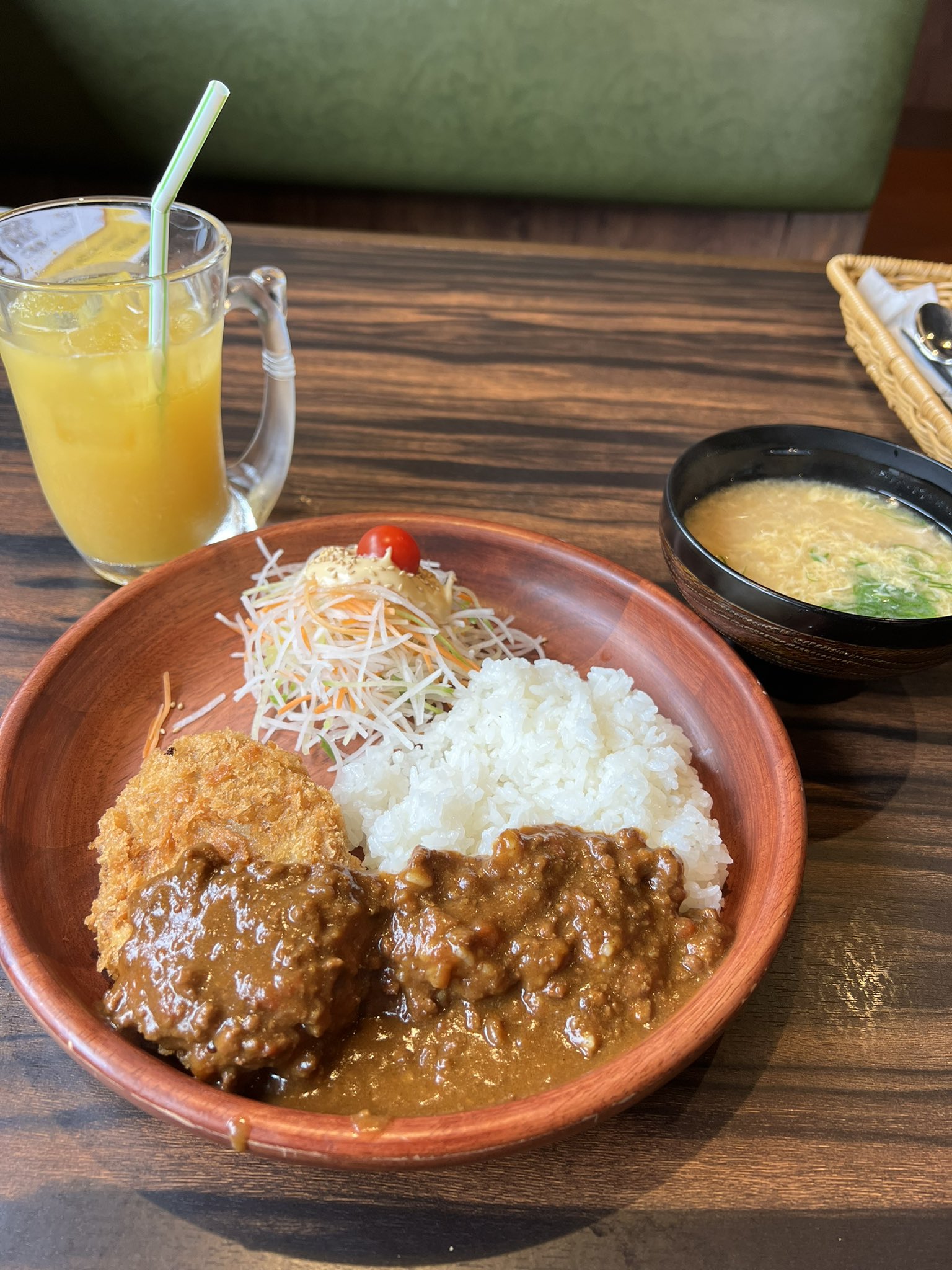 ヌロめン ヌロ競馬 Al Twitter びっくりドンキー初のメンチカツ ビール飲みたくなる美味さ びっくりドンキー メンチカツ 太陽のオレンジ カレートッピング T Co 5fzvcfc05n Twitter