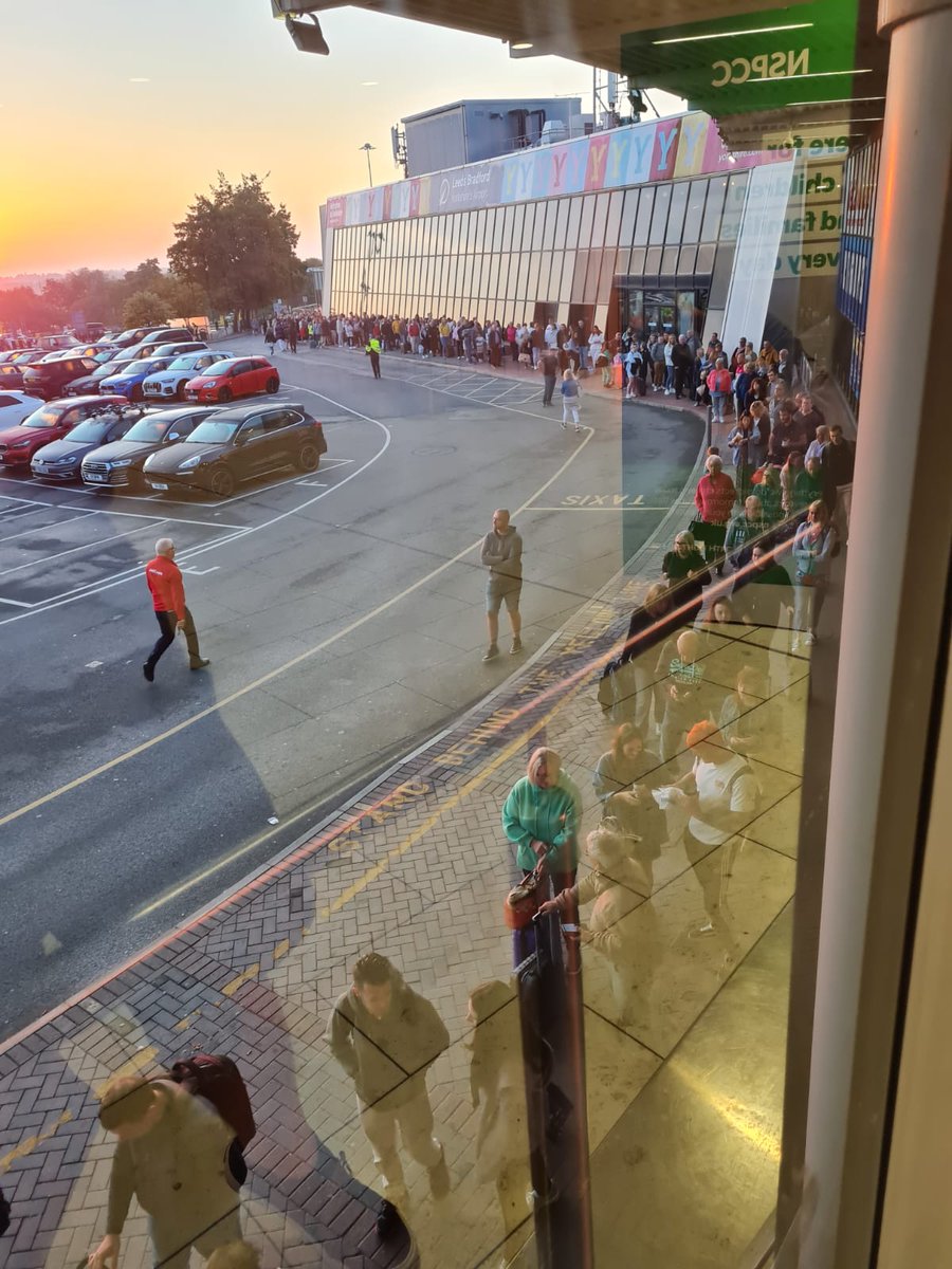 JohnsonMolyneux's tweet photo. @BBCNews @LBIAirport utterly shameful situation at LBA this morning. I feel most of all for the staff or lack of them. Utterly shambolic. This is the queue for security. This is after a similar queue for checkin https://t.co/webtz2pM4s