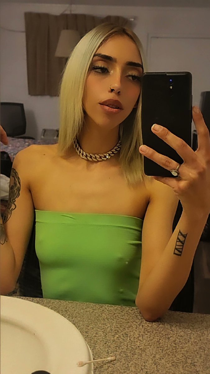 JessxVal's tweet photo. New Content soon❗️
I just got new outfits so please send in your request for customs 😉 
https://t.co/f7SvlipbeO https://t.co/gXsKNVJVfw