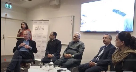 parents4futureG's tweet photo. Our @Warriormomsin @BhavreenMK speaks on a panel with Honāble minister @byadavbjp on āAction Agenda For Sustainable Developmentā hosted by @CEEWIndia;
He said āenvironmental sustainability could only be achieved through #ClimateJusticeā and we couldnāt agree more;
Letās do it! https://t.co/SrOmZYutw4