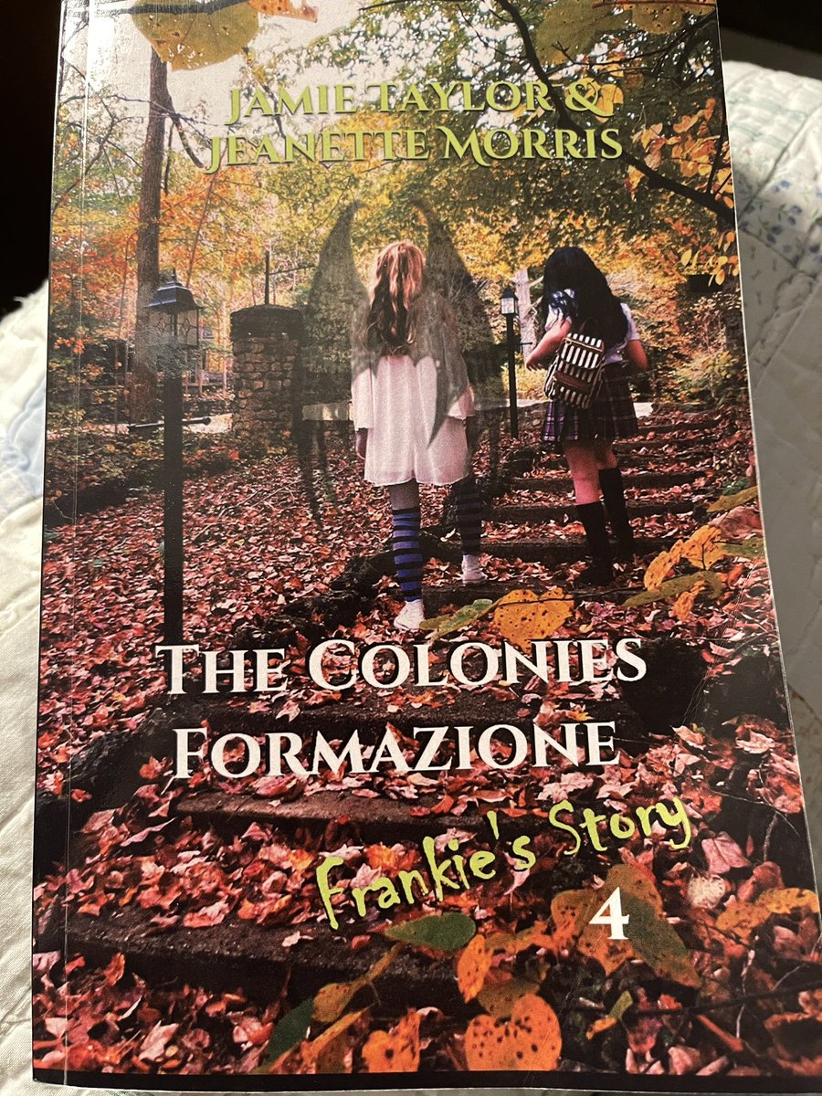nettiek1234's tweet photo. Who likes to read #Fictionbooks yep, those are #gargoyle wings. Just some #teenage kids going to #highschool in #TheColonies in our #book -find us on #Amazon #KindleUnlimited this is book no 4. Book 5 coming soon #Gunderic @elfears92 #selfpublishing #series https://t.co/tQCkn7CZkY