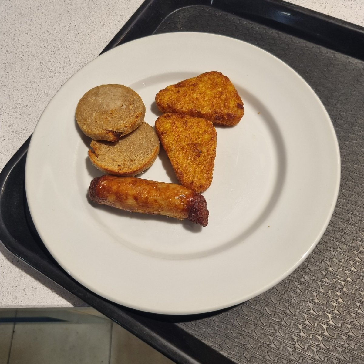 SharonSkb1975's tweet photo. @daa @rtenews  aftwr wuese abuse from staff get breakfast...10.50 for this. embarrassing as an Irish person explaining to tourists that this was good value!! https://t.co/1hzRB7pv73