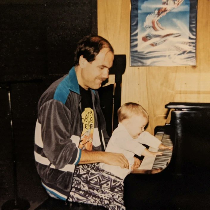 haley's tweet image. you were a legend and a genius and a pioneer and an innovator but you were also my dad and you were a really really really great dad

i love you so much. thank you for everything. 

in loving memory
Dave Smith
1950-2022