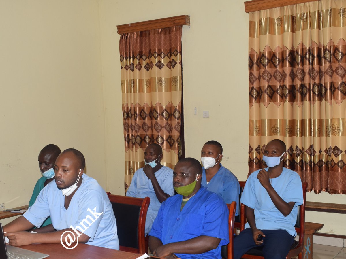 HMKamenge's tweet image. L’équipe des #techniciens de l’@HMKamenge prête à aller suivre,au Royaume de #Thaïlande,une formation de deux mois en fabrication de #prothèses des #membres #inférieurs s’est entretenue virtuellement,le 01/6/2022, avec des formateurs du  Royaume de #Thaïlande via #TICA.