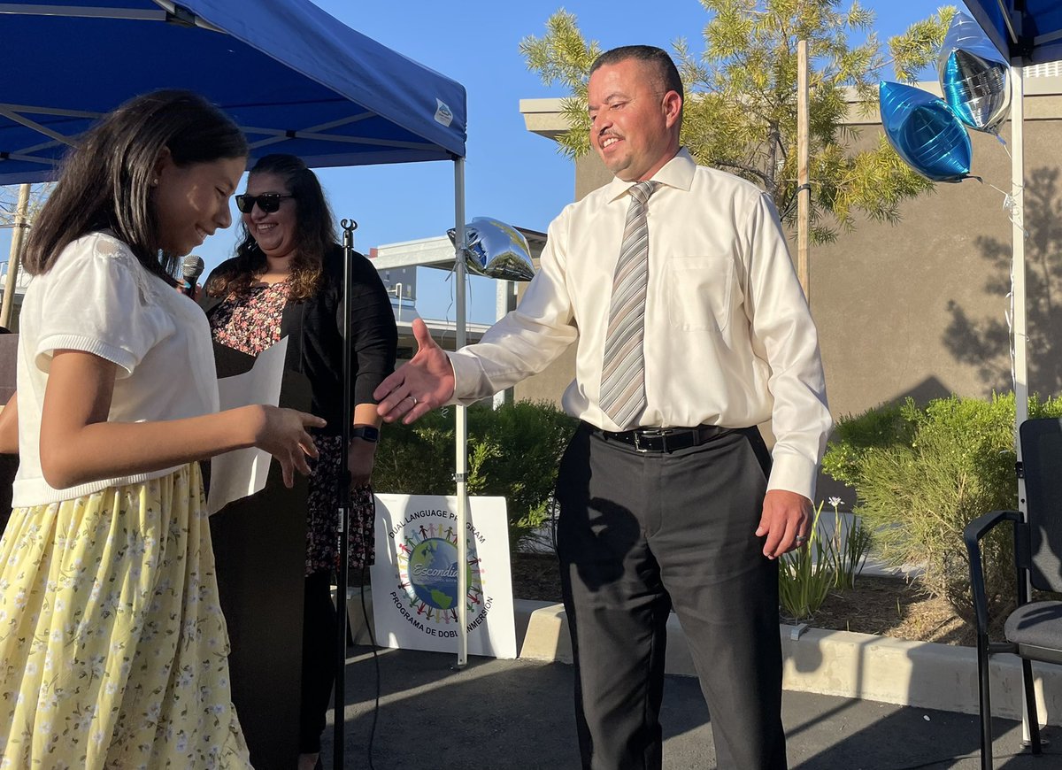 lphilyaw1's tweet photo. Great turn out to celebrate our 5th grade Dual Language students from Pioneer, Lincoln, Farr, and Glenview and our 8th graders from Mission Middle with the Pathway to Biliteracy awards. Felicidades! @EUSD @MissionEUSD @PioneerPumas https://t.co/R297dqrxbi