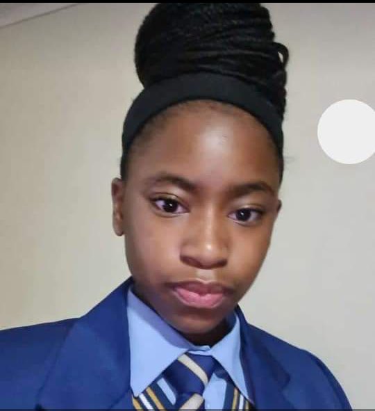 AdvoBarryRoux's tweet image. Palesa Sethathi, a learner at Hartbeespoort
High School was last seen by her mother on
Monday night around 23:00 at home in Ifafi
when she went to bed. At 05:00 on Tuesday morning, she was missing. 

If anyone knows her whereabouts please contact 063 818 0900 or 084 526 6994