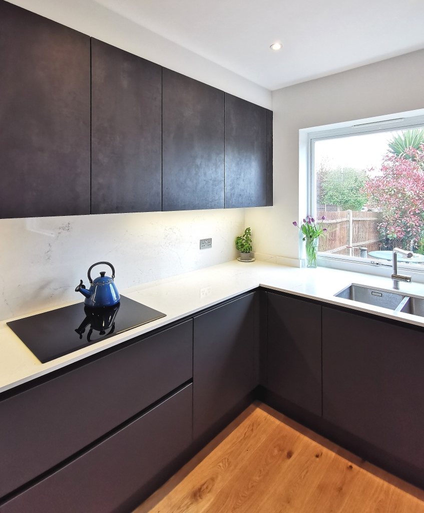 carmelharger's tweet photo. L O N G A C R E S | We were involved in removing the dining room wall, ripping out the existing kitchen, all the plumbing and electrics, making good, levelling and installing the flooring and decorating. ⁠
⁠
What do you think of the entire transformation?⁠
⁠ https://t.co/qMMTOIFRJ1