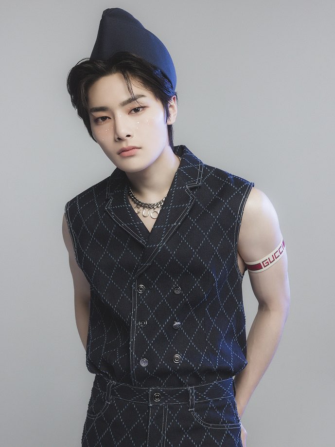 SEUNGM1NE's tweet photo. oh yang jeongin…… https://t.co/LwYlHHXmow