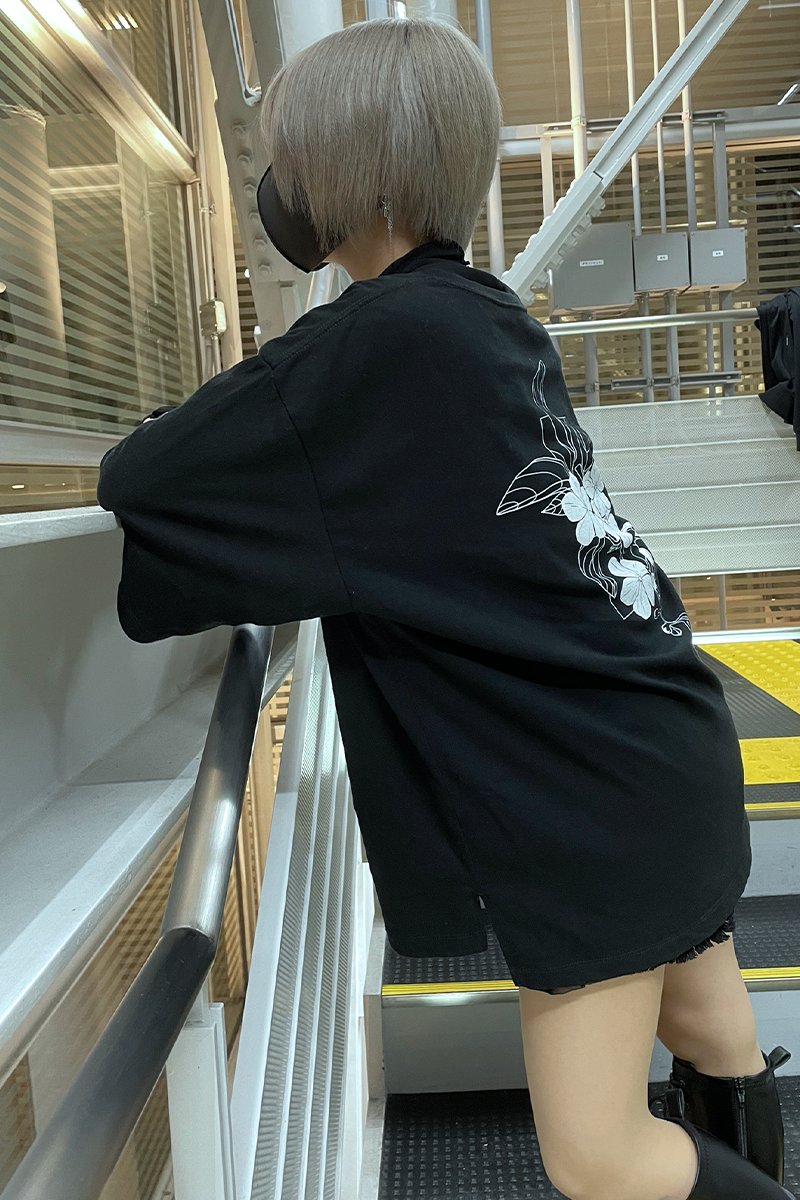 [XIX]
モデル　152cm
着用サイズ　Mサイズ

受注販売5/28~6/11
6/19から配送開始予定
ivy4official.base.shop/items/63055081