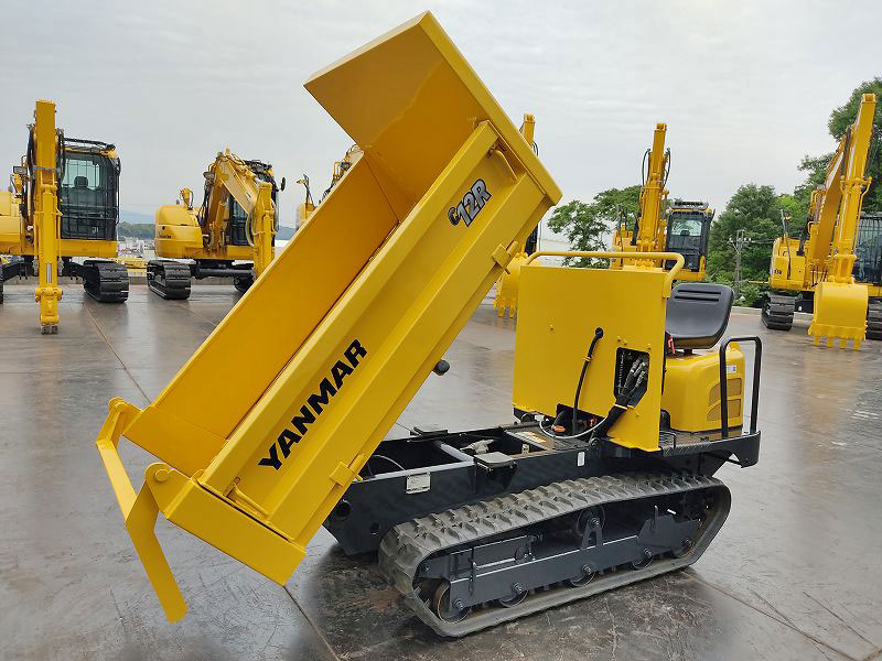 tokuworld7980's tweet photo. こんにちは！
愛知県春日井市の中古重機のメガディーラー
「トクワールド」です！
本日のご案内機械！[BU0037]
コンパクトボディで、狭所での積み下ろしに適しているキャリアダンプです！
https://t.co/CyI1hSBP1A
#1t #キャリアダンプ #C12R-B #ヤンマー
#トクワールド #重機 #建機 #愛知県 #春日井市 https://t.co/BI3axUNsiq