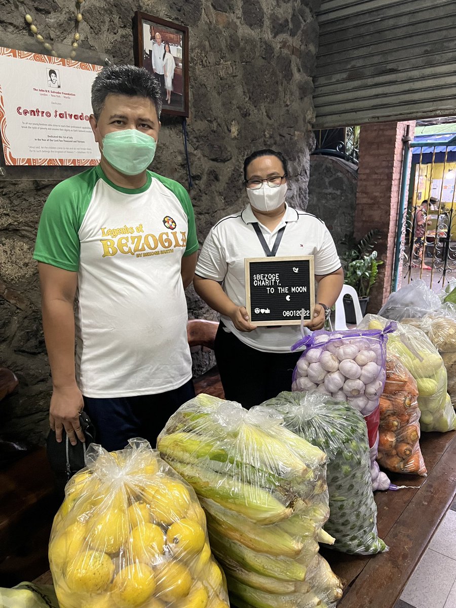 Ernesto4Bezoge's tweet photo. our 1st of 9 Bezoge Charity events this June, we have donated veggies and fruits etc to BYSMP Bless The Children Orphanage . Thanks to our major donor for this month, Boss @fokwhale and Mystery Donor for additional fund, Thanks also to Boss @WolfTinting @bezoge to the moon https://t.co/icX2JvVmID