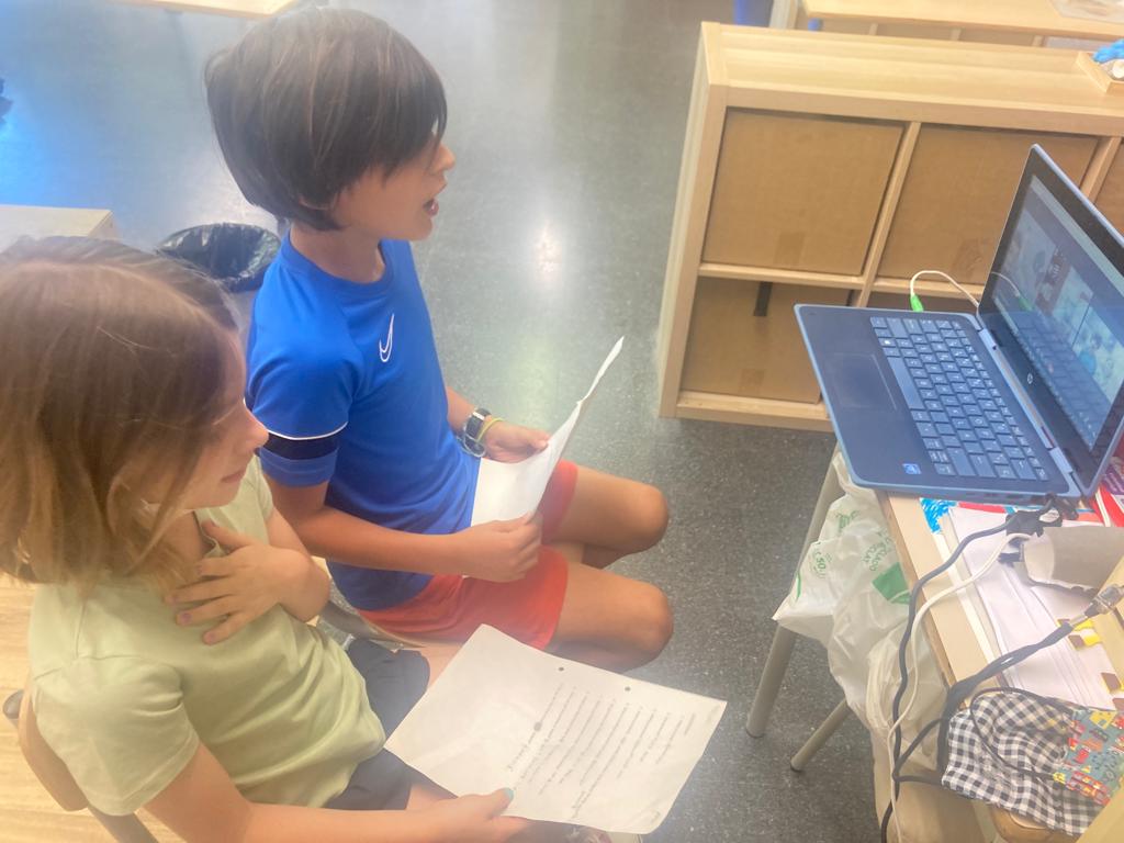 EscolaSolc's tweet image. Projecte de la @FTrams amb #2PRI: videoconferències en #anglès amb nens i nenes d'altres escoles! #curs2122 @EscolesCoop