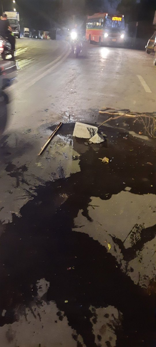 980Sahir's tweet photo. Trombay dhobi ghat ke abhinav school ke saamne road per gaddha aur paani ke leakage Ka problem tha to meri complain per use sahi Kar diya gaya hai.

Ahmad Sahir Chougule Congress Slum Cell Taluka Vice President.
@VarshaEGaikwad @ravirajaINC @INCMumbai @BhaiJagtap1 https://t.co/Rl5RrZH3WQ
