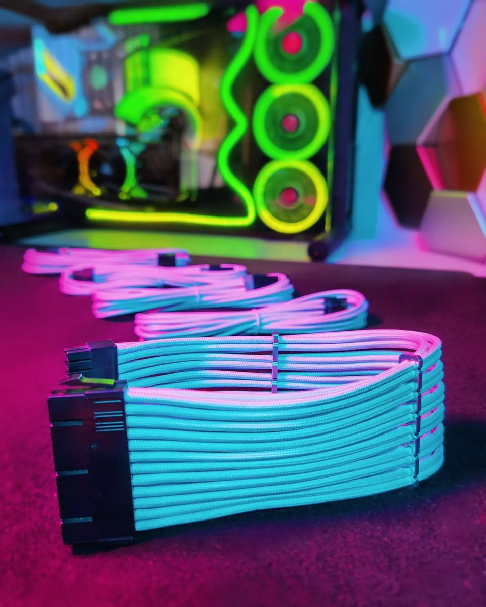 BitFenix's tweet image. Alchemy 3 x 8PCIe Aluminum Comb Extension Cable Kit
These cables look so nice under the reflection of RGB light by @r1c3_bunny 🤩
Pure Copper Stranded Cable
Fine Aluminum Combs
Check it here now: bitfenixshop.us/product-catego…
#BitFenix #Alchemy #ExtensionCables #pc #pcgaming #pcgamer