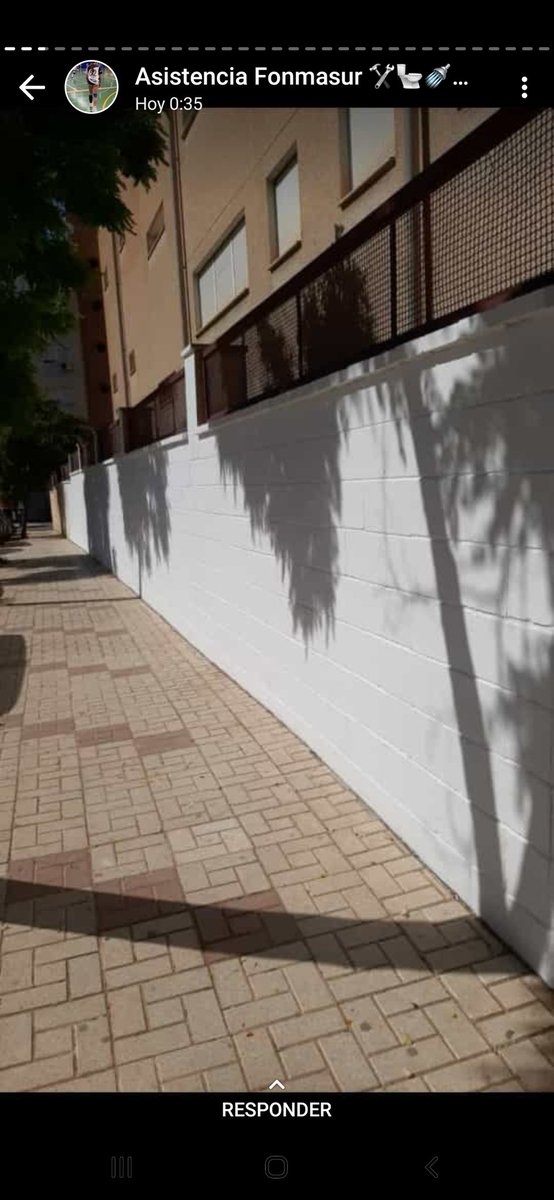 IESRPE1's tweet photo. Limpieza y pintura de muro exterior .
El @IESRPE1 recupera el blanco del muro exterior tras el paso de la calima.
Más cambios. Más mejoras. https://t.co/79jUwHMmUF
