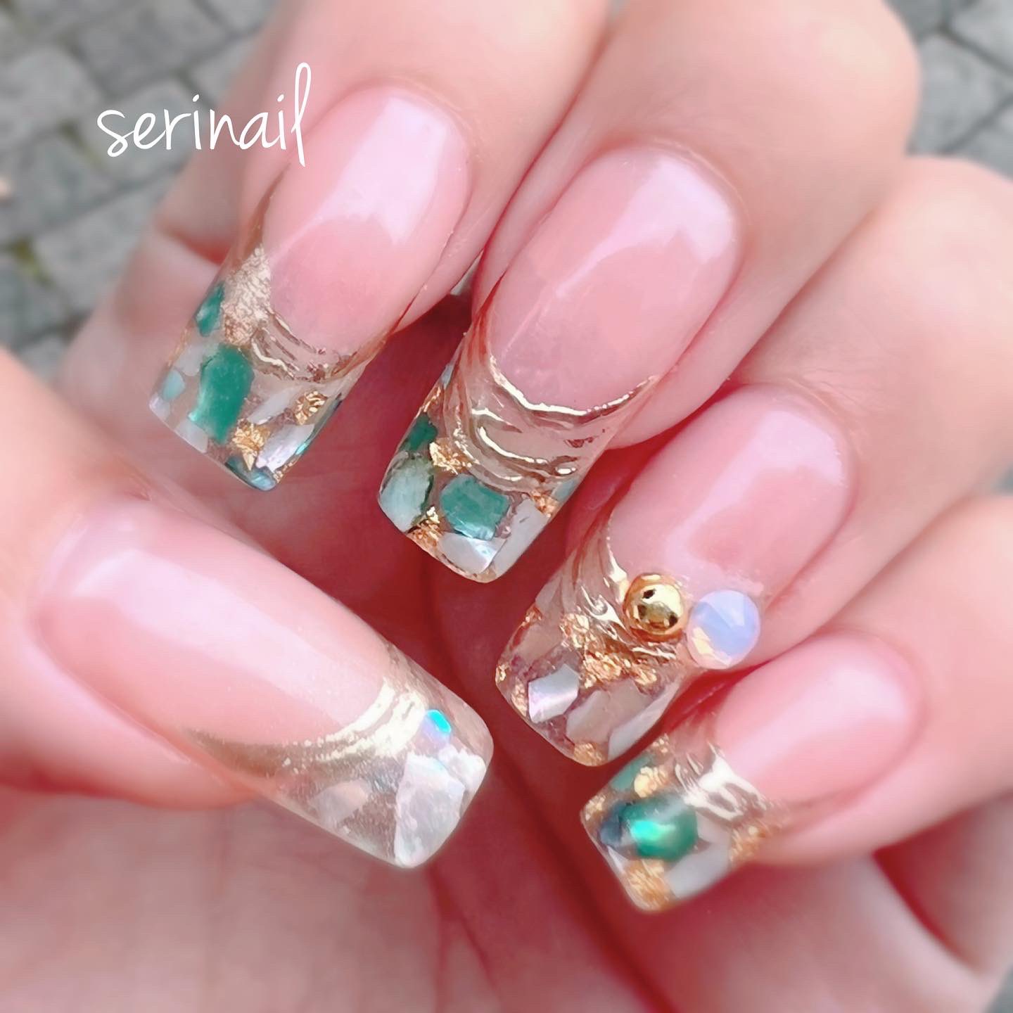 移動式ネイルサロンserinail クリアフレンチにシェルと金箔を埋め込み 1本1 800円 ポイントで入れてあげても可愛いです クリアフレンチ スカルプ シェルネイル ネイル Serinail 移動式ネイルサロン 横浜ネイルサロン 川崎ネイルサロン