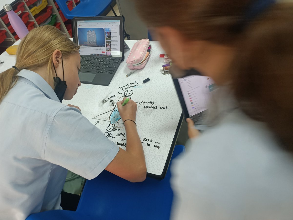 clive_gibson's tweet photo. Students Ideating in Science. Innovation beginning to move into the general curriculum @JESSScienceDept @JESSDubai #JESSInnovation #designthinking #innovation https://t.co/03wyfj7zlD