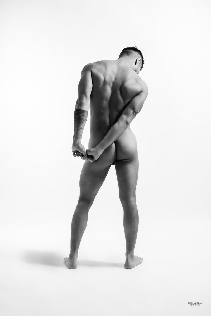 Berlinblick1's tweet photo. MODEL: BRUNO
📷: https://t.co/lNvkewH3L3
#maleshooting #sexy #hot #malebook #madeinberlin https://t.co/bQfZDzJ4UM