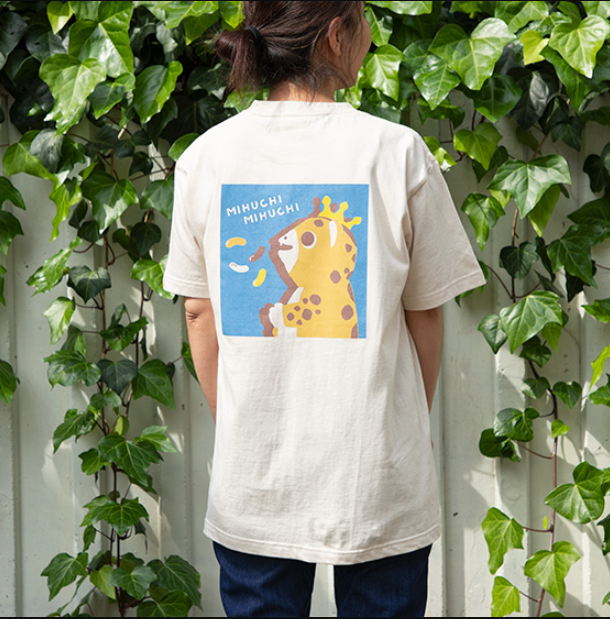 ☆M78オンライン☆ 快獣ブースカのビッグTシャツ発売中♪ 背中には