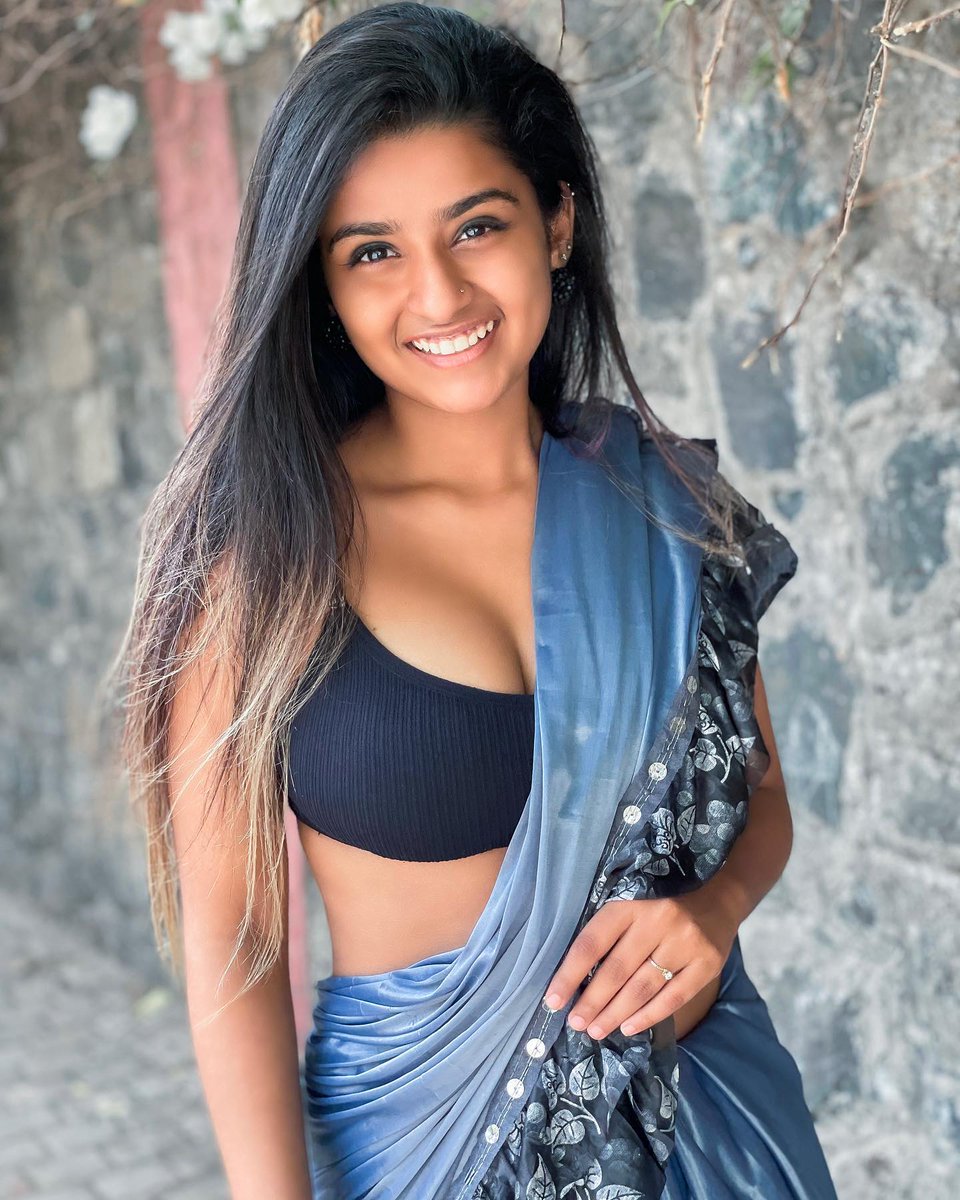 SUHANA KHAN on X: little things in life matters the most 🖤  t.codMjXs2oyje  X