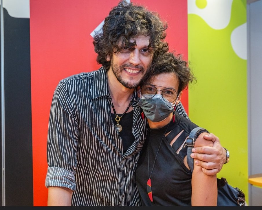 Enza65645770's tweet photo. Dopo anni di attesa,ce l'ho fatta!!!!per l'emozione non sono riuscita a dirti niente ma so che mi hai sentita!!!! https://t.co/zeCDdV1BCP