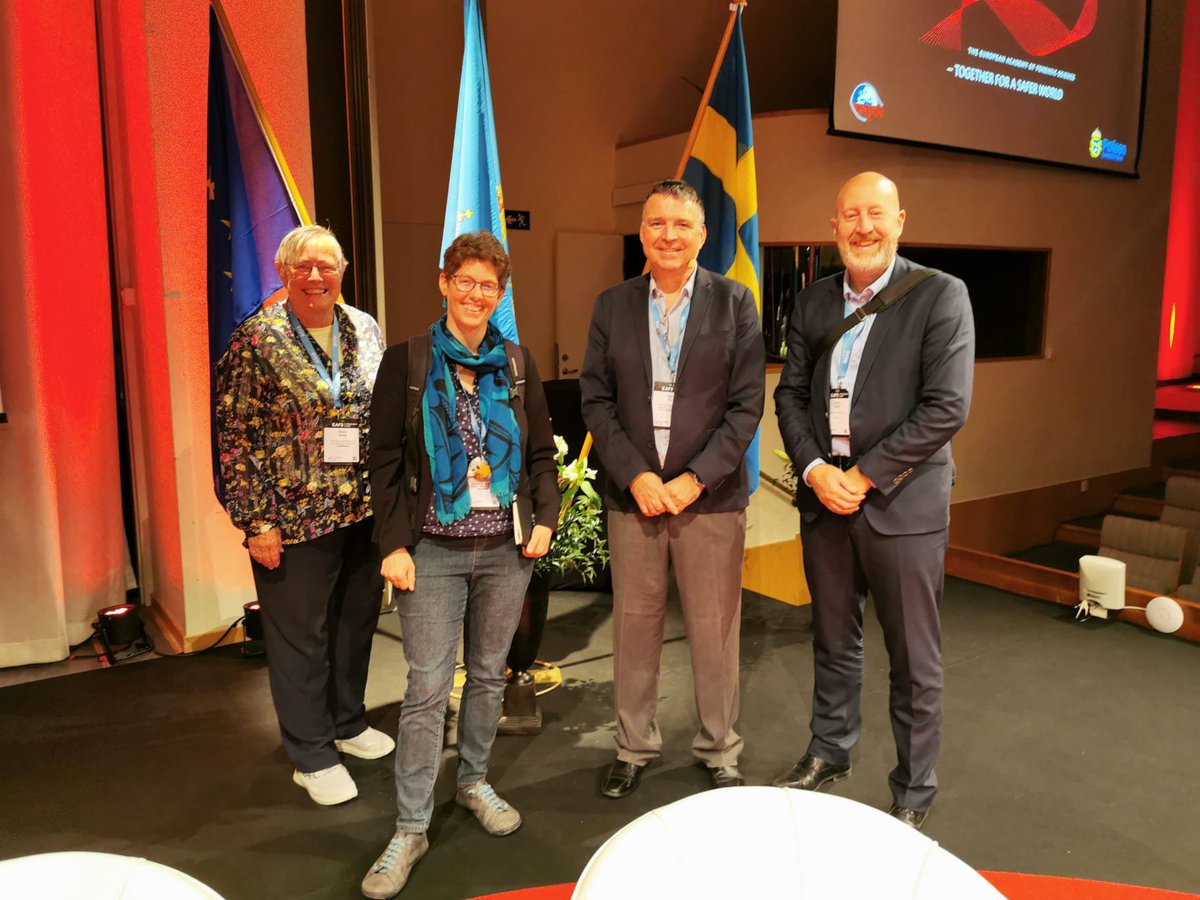 IAFS2026's tweet image. Dream team at #eafs2022, including Profs Claude Roux, Sheila Willis, Celine Weyermann and Simon Walsh, already planning #iafs2023! @sideliner2 @FDCA_UNIL  @lrcfs  @CFS_UTS @AusFedPolice