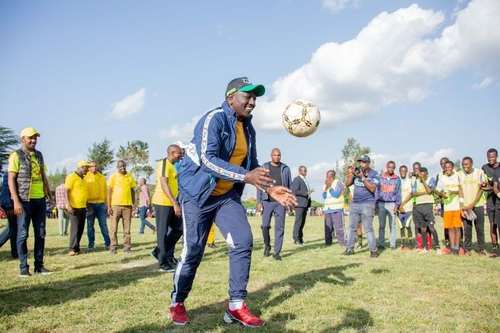 Kenyans's tweet photo. DP Ruto shows off his football skills after a match in Kiambu County. https://t.co/R4mmQ0TDCu